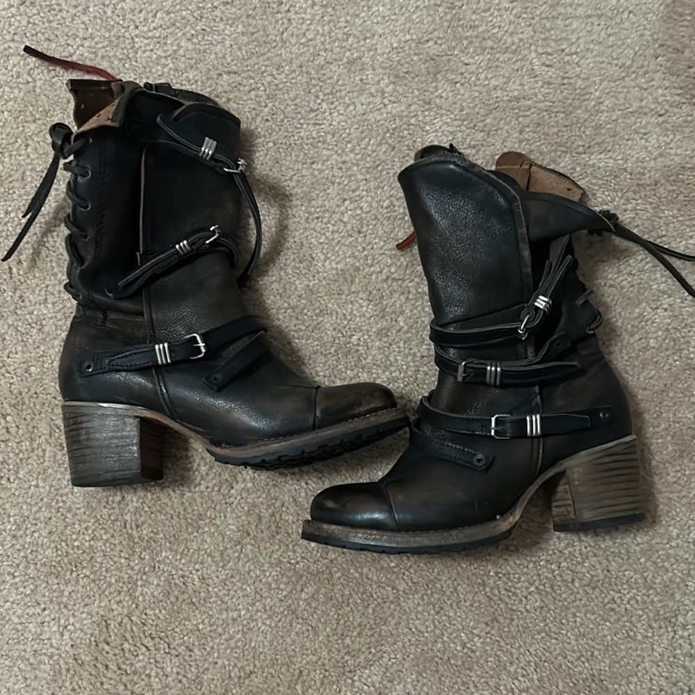 Stylish Black Heeled Boots